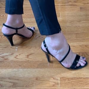 Kenneth Cole black suede & patent heels size 8